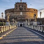 Few Steps From Vatican Apartament