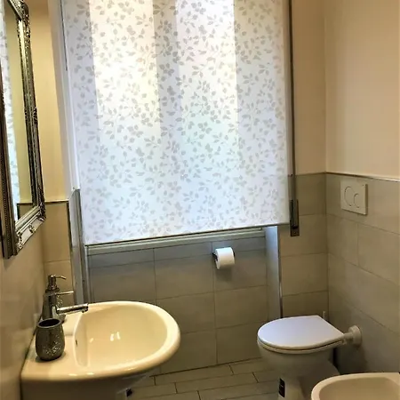 Few Steps From Vatican * روما