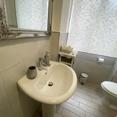 Few Steps From Vatican شقة