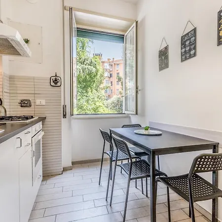 شقة Few Steps From Vatican روما