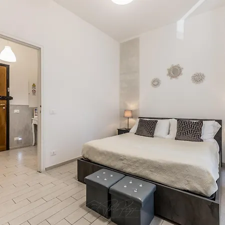 Few Steps From Vatican * روما